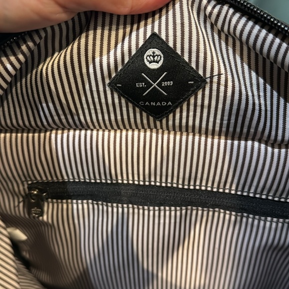 PKG backpack with laptop sleeve - Picture 6 of 12